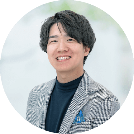 執行役員 岡本 拓馬 TAKUMA OKAMOTO